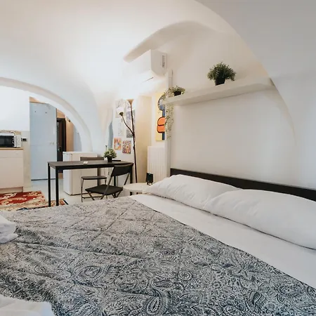 Al Sottosopra アパート バーリ