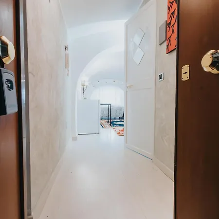 Al Sottosopra Apartment *